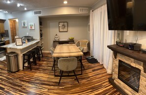 Dining - Ski-In/Ski-Out Comfy Condo (Wintergreen)