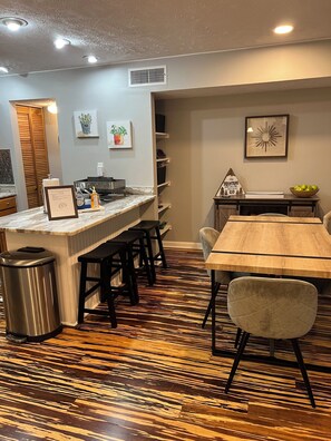 Dining - Ski-In/Ski-Out Comfy Condo (Wintergreen)