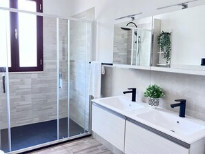 Villa, 3 Bedrooms, Private Pool, Garden View | Bathroom - Countryside Villa With Private Pool and sea View (Sorso)