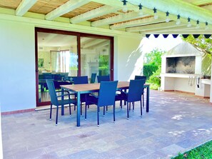 Villa, 3 camere da letto, piscina privata, vista giardino | Area per barbecue/picnic