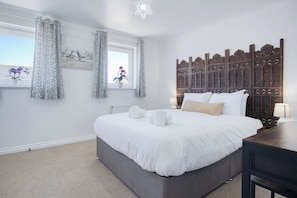 4 개의 침실, 무료 WiFi, 침대 시트