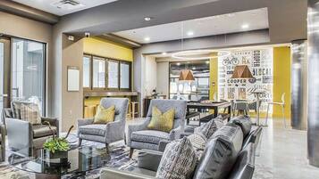 Apartment, 2 Bedrooms, Accessible, Smoking | Front of property