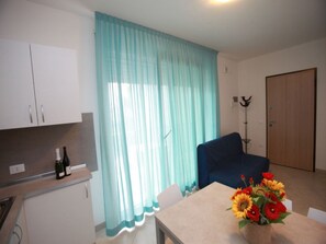 Leilighet, 1 soverom, balkong | Spisestue