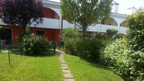 Apartment, 1 Schlafzimmer, Balkon | Unterkunftsgelände