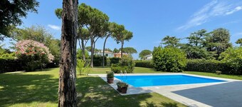 วิลล่าที่สวยงามพร้อมสระว่ายน้ำสำหรับแขก 7 คนบนเกาะอัลบาเรลลา