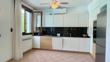 Villa, 3 Bedrooms, Private Pool, Garden View | Interior