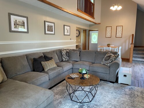 Farmhouse in beautiful country setting close to Purdue