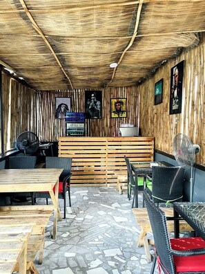 Restaurant - House 2 Guest House (Lagos)