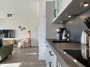 公寓客房 | 私人廚房 | 電冰箱、烤箱、爐台、洗碗機