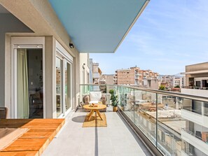 Huoneisto, 1 makuuhuone, parveke, kaupunkinäköala | Parveke