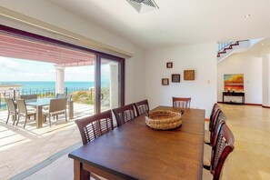 Villa, 3 Bedrooms, Ocean View (1104) | Dining room