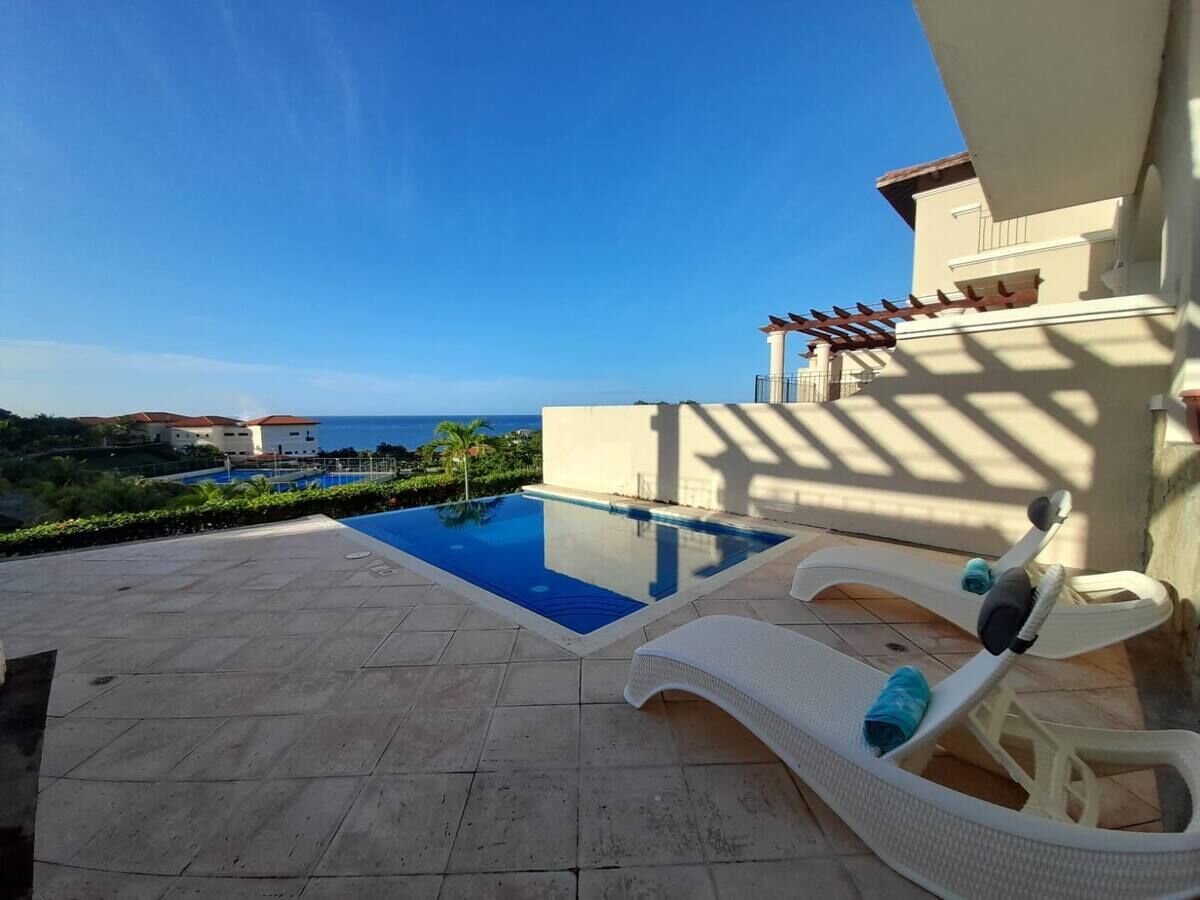 Infinity pool