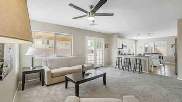 Apartment, 3 Bedrooms | Living area