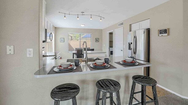 Apartment, 3 Bedrooms | Private kitchen - Jills Goodyear Getaway (Goodyear)