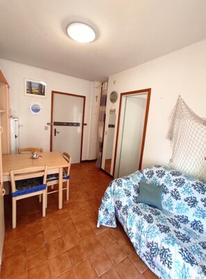 Apartamento, 2 quartos, sacada | 3 quartos