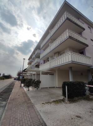 Apartment, 2 Bedrooms, Balcony | Exterior