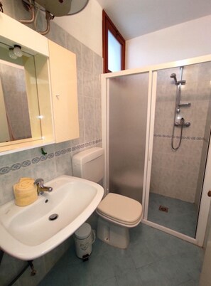 Apartment, 2 Bedrooms, Balcony | Bathroom - Flat 50m From the Beach (San Michele al Tagliamento)