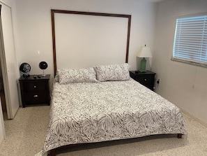 Room - SUNSET HAVEN-AMAZING VIEWS-WATERFRONT POOL WITH PRIVACY-FISHING-PUTTING GREEN (Palmetto)