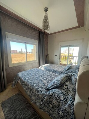 2 bedrooms, in-room safe, free WiFi, bed sheets - Eden Appartement avec Piscine et Salle de Sport à 7 min de Sidi Bouzid (El Jadida)