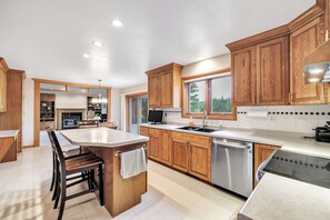 Private kitchen - Large Green Bay Packer Weekend House (Green Bay)