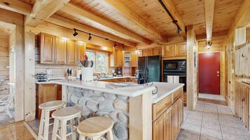 KĂŒhlschrank, Mikrowelle, Ofen, Herdplatte