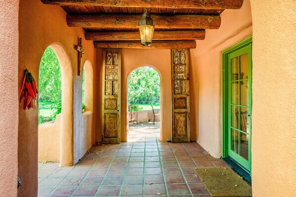 Exterior detail - Inviting dog-friendly house with hot tub, patio, grill, & W/D (Taos)