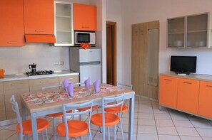 Dining room - Enjoy a Flat Surrounded by Pools (San Michele al Tagliamento)