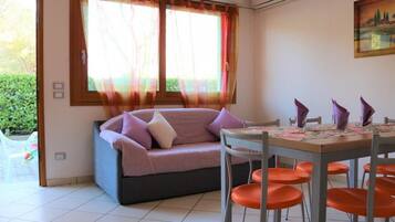 Apartment, 1 Schlafzimmer, Balkon | Wohnzimmer