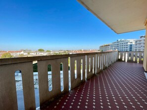 Apartment, 2 Schlafzimmer, Balkon | Balkon