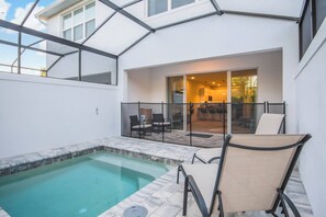 Outdoor pool - Relax in Style: Elegant House in Orlando (Clermont)