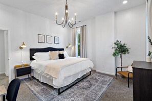 3 bedrooms, in-room safe, desk, iron/ironing board
