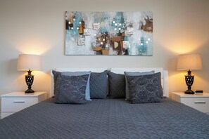 4 bedrooms, bed sheets - Brand new Thome w/ Pool at Hidden Forest (Clermont)