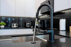 Microwave, oven, dishwasher, highchair - Brand new Thome w/ Pool at Hidden Forest (Clermont)