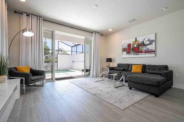 TV - Brand new Thome w/ Pool at Hidden Forest (Clermont)