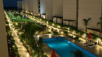 Chalet, 2 Bedrooms, Accessible, Smoking | Kolam renang | Kolam renang terbuka