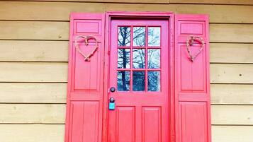 Apartment, 3 Bedrooms, Terrace, Garden View | Property entrance