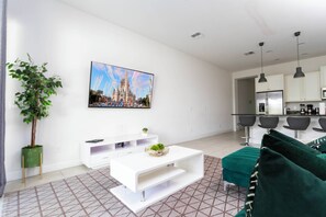 Studio (5 Bedrooms) | Interior - Beautiful Townhome W/pool Close to Disney (Davenport)