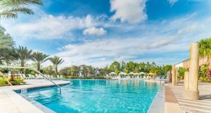 Beautiful Townhome W/pool Close to Disney