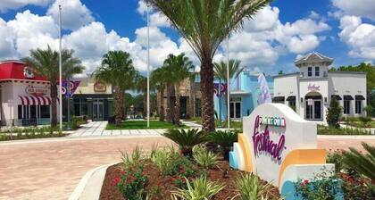 Beautiful Townhome W/pool Close to Disney