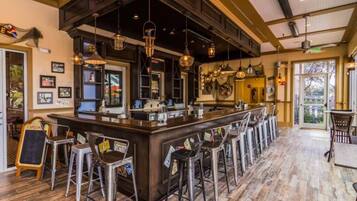 Studio (5 Bedrooms) | Exterior