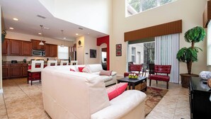 TV - Orlando Paradise: Vacation Home With Private Pool (Kissimmee)