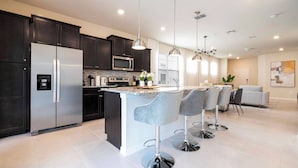 Microwave, oven, dishwasher - Brand new 5 Bedroom Home Close to Disney Wl3428 (Davenport)