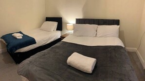 6 多间卧室、熨斗/熨衣板、免费 WiFi、床单