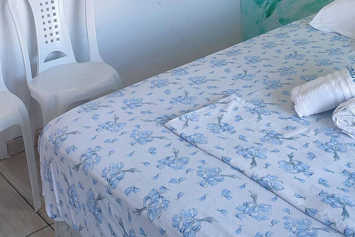 Minibar, wifi gratis, ropa de cama