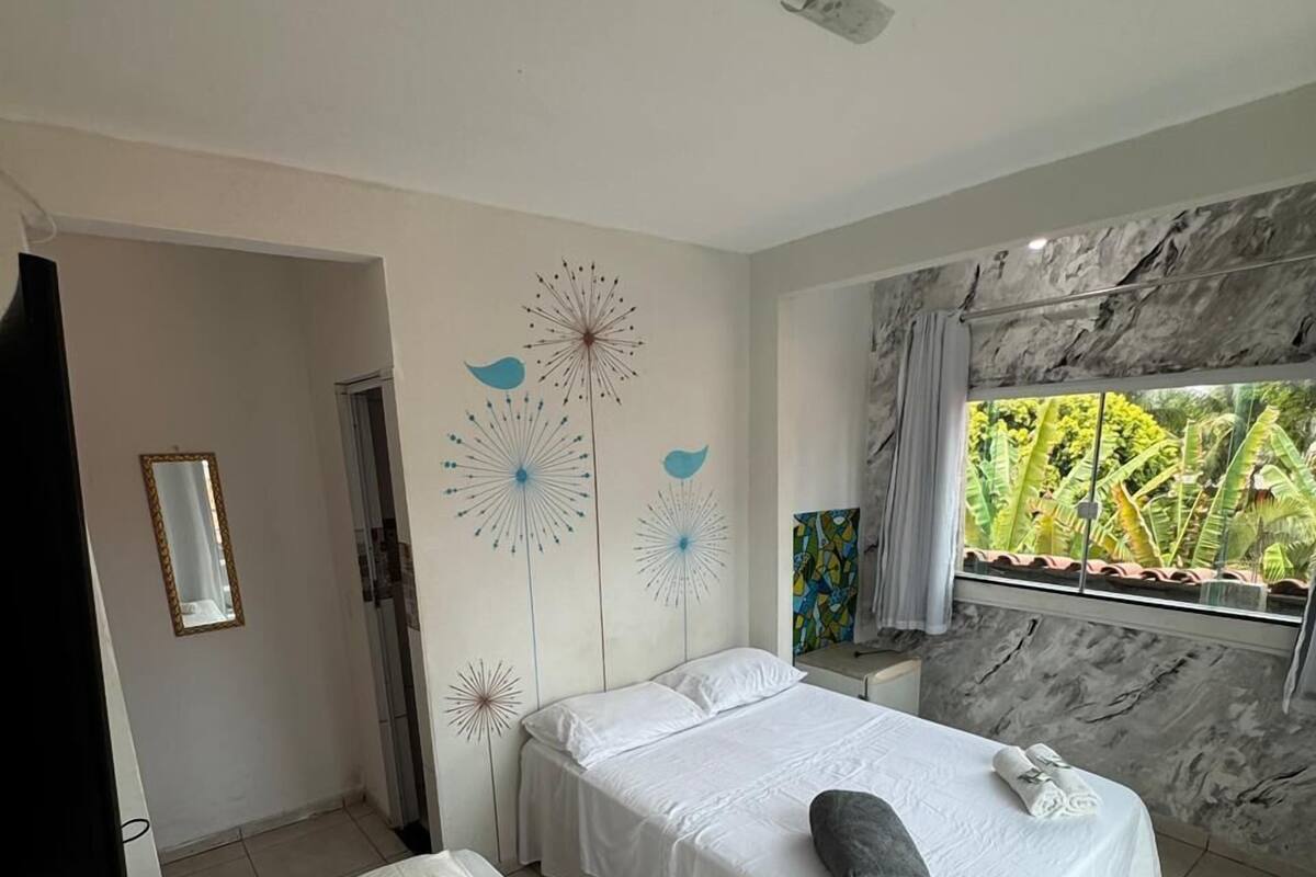 스탠다드 트리플룸, 파티오, 시내 전망 | 미니바, 무료 WiFi, 침대 시트