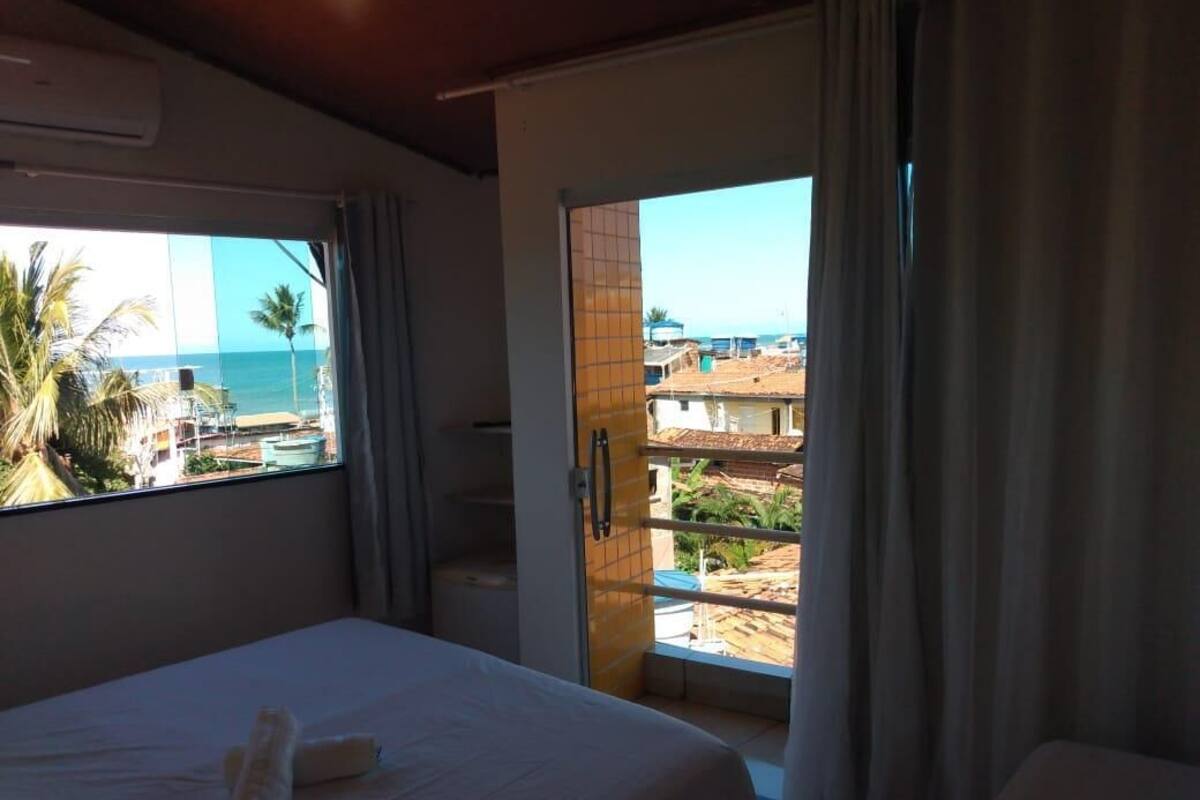 Minibar, free WiFi, bed sheets