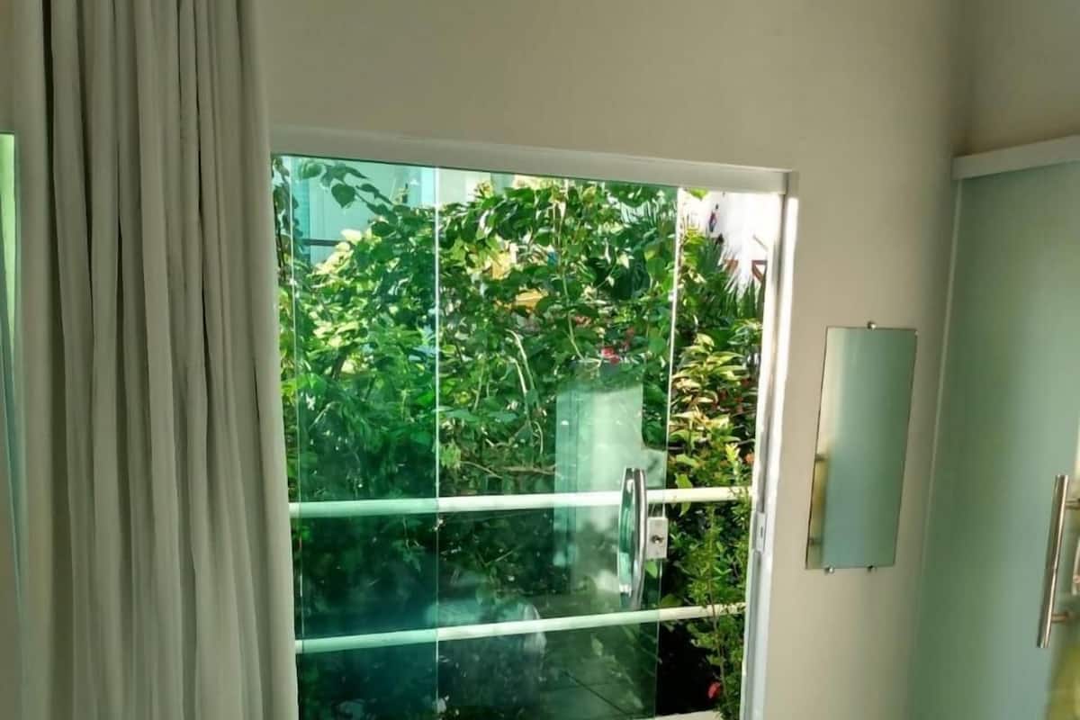 Minibar, wifi gratis, ropa de cama
