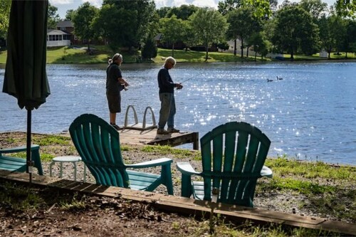 LakingitEz..3BR/2BA amazing sunsets & hot tub