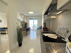 Apartamento, 1 quarto, sacada, vista para o oceano | Parte interna