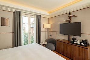 Deluxe Double Room | 1 bedroom, premium bedding, down comforters, memory foam beds